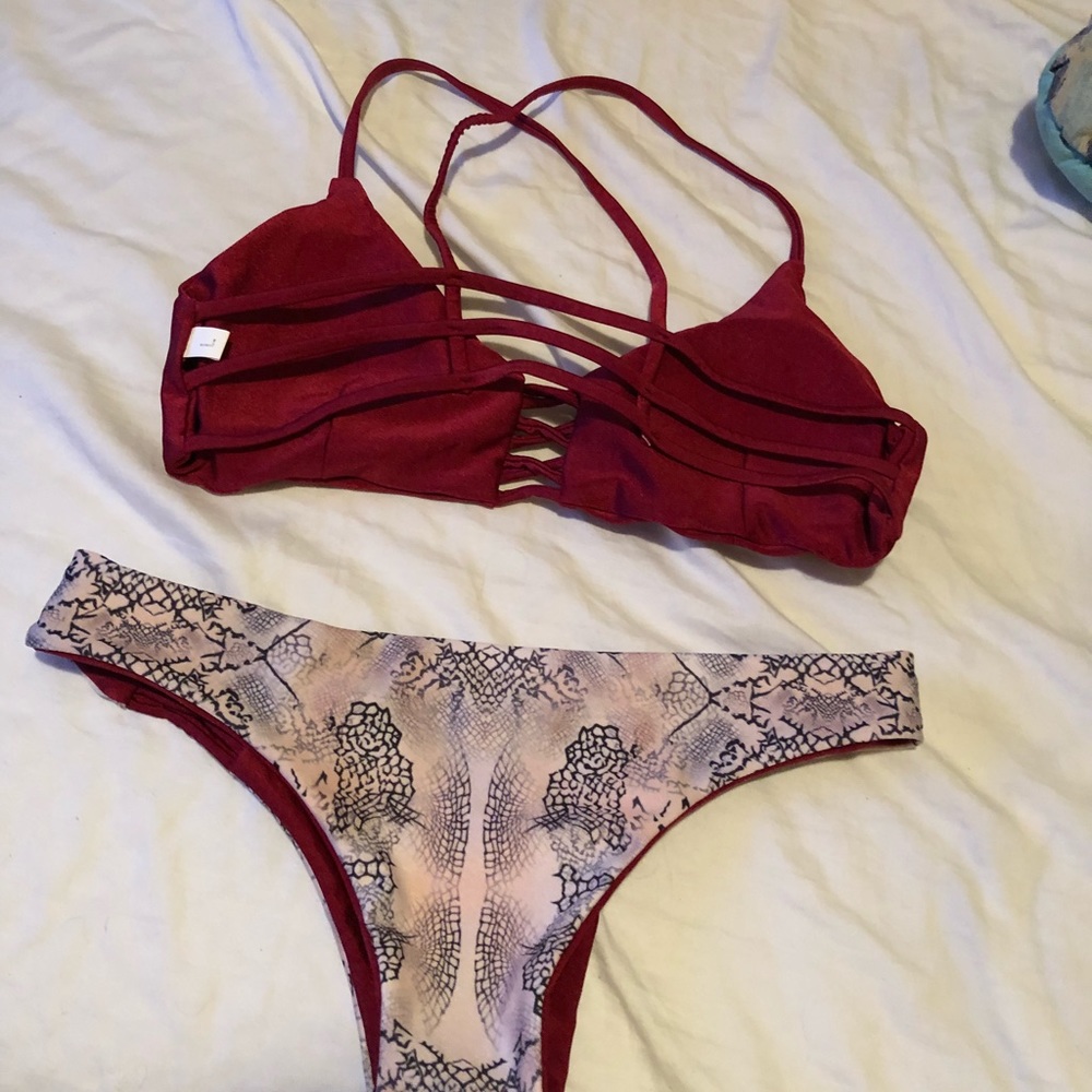 Bikini - Picture 2 of 2